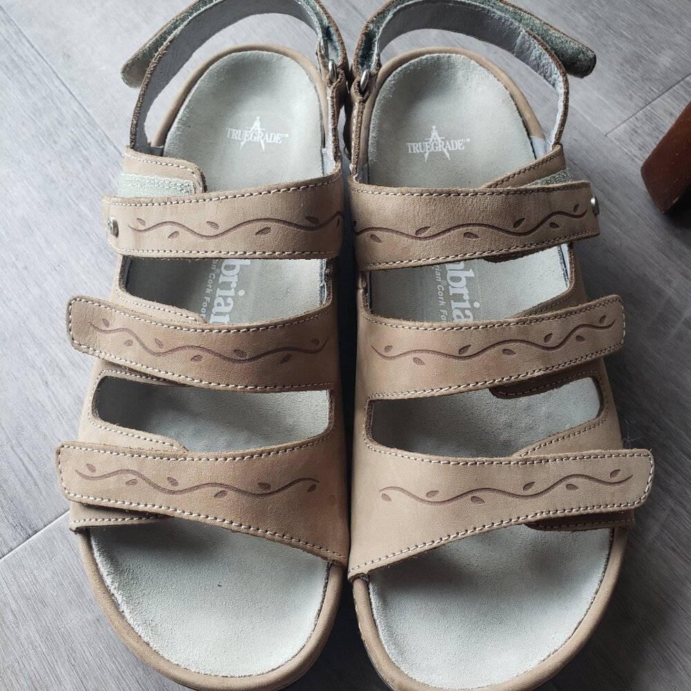 Cambrian Delphi 3 Taupe Sandals Size 10
